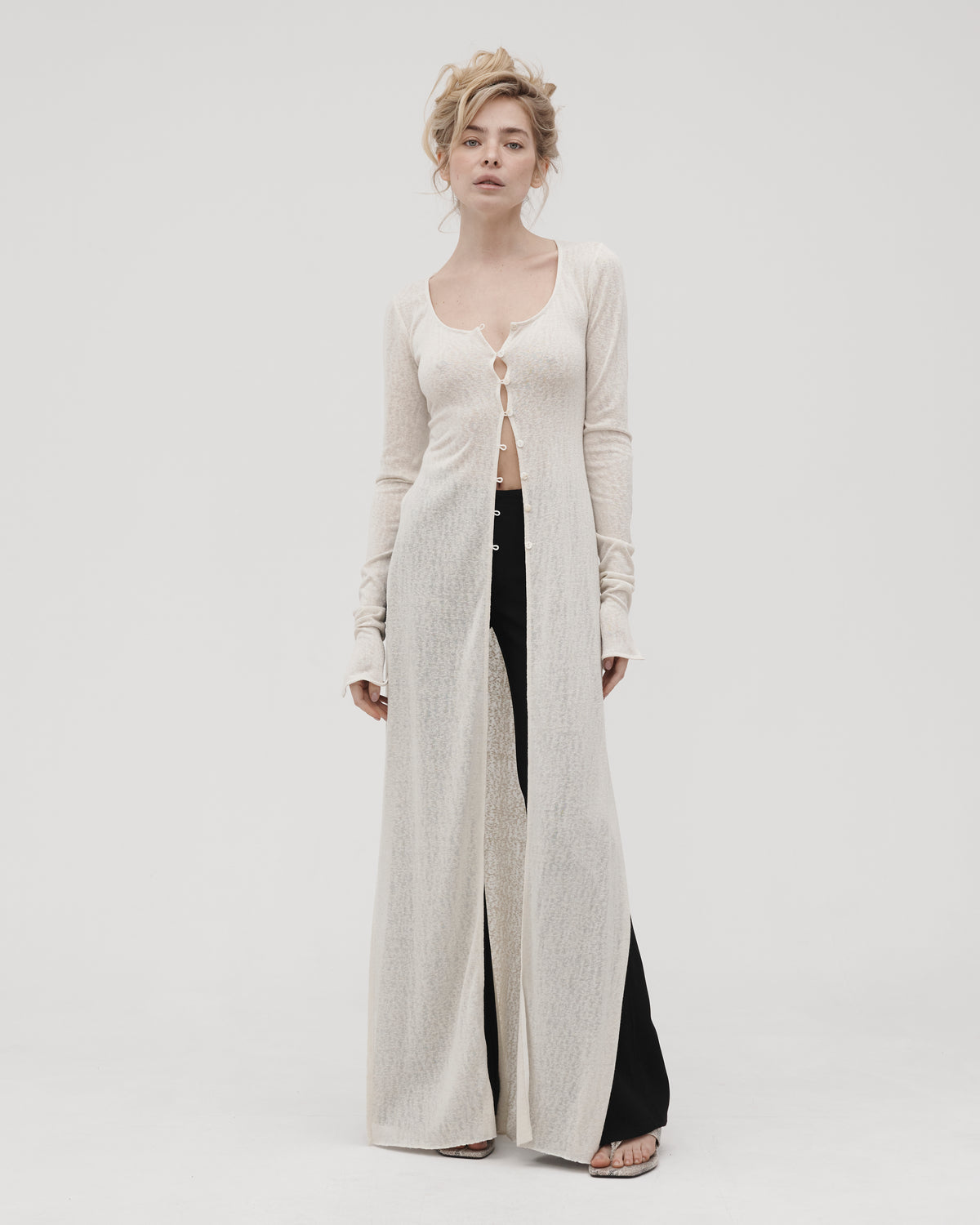 FULL LONG BUTTONED TOP IN BEIGE