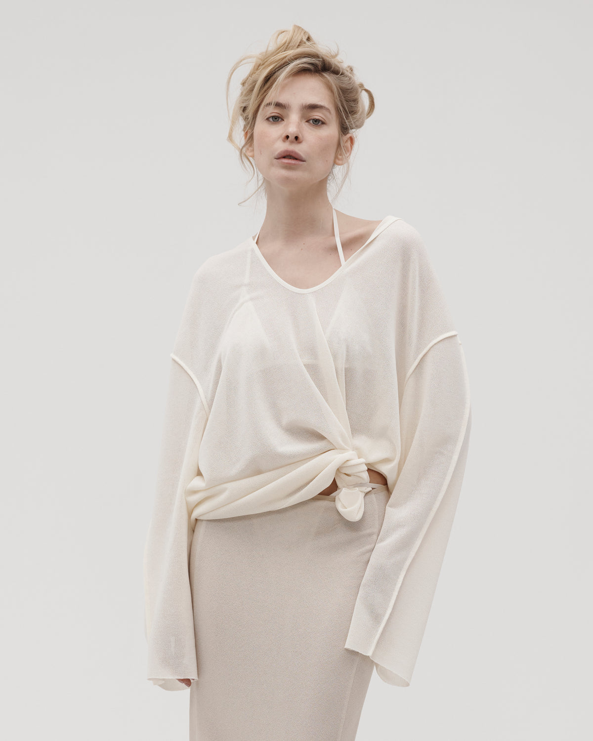 RELAXED-FIT HOODIE IN MILK