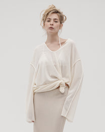 RELAXED-FIT HOODIE IN MILK