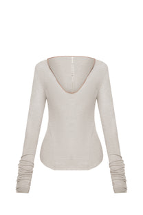 HOODED LONGSLEEVE IN DUST TAN