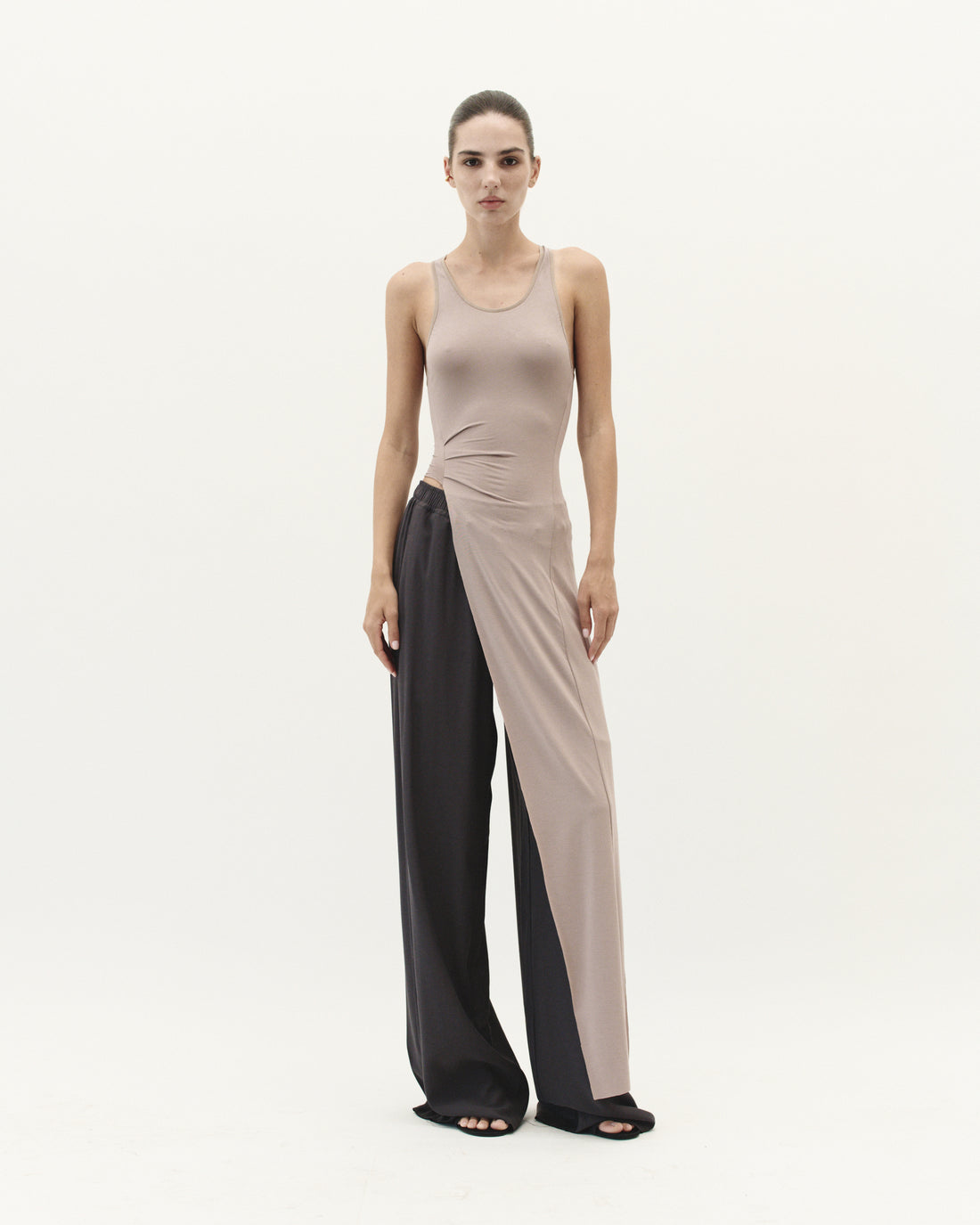 TOP WITH ELONGATED DETAIL IN DUST PINK