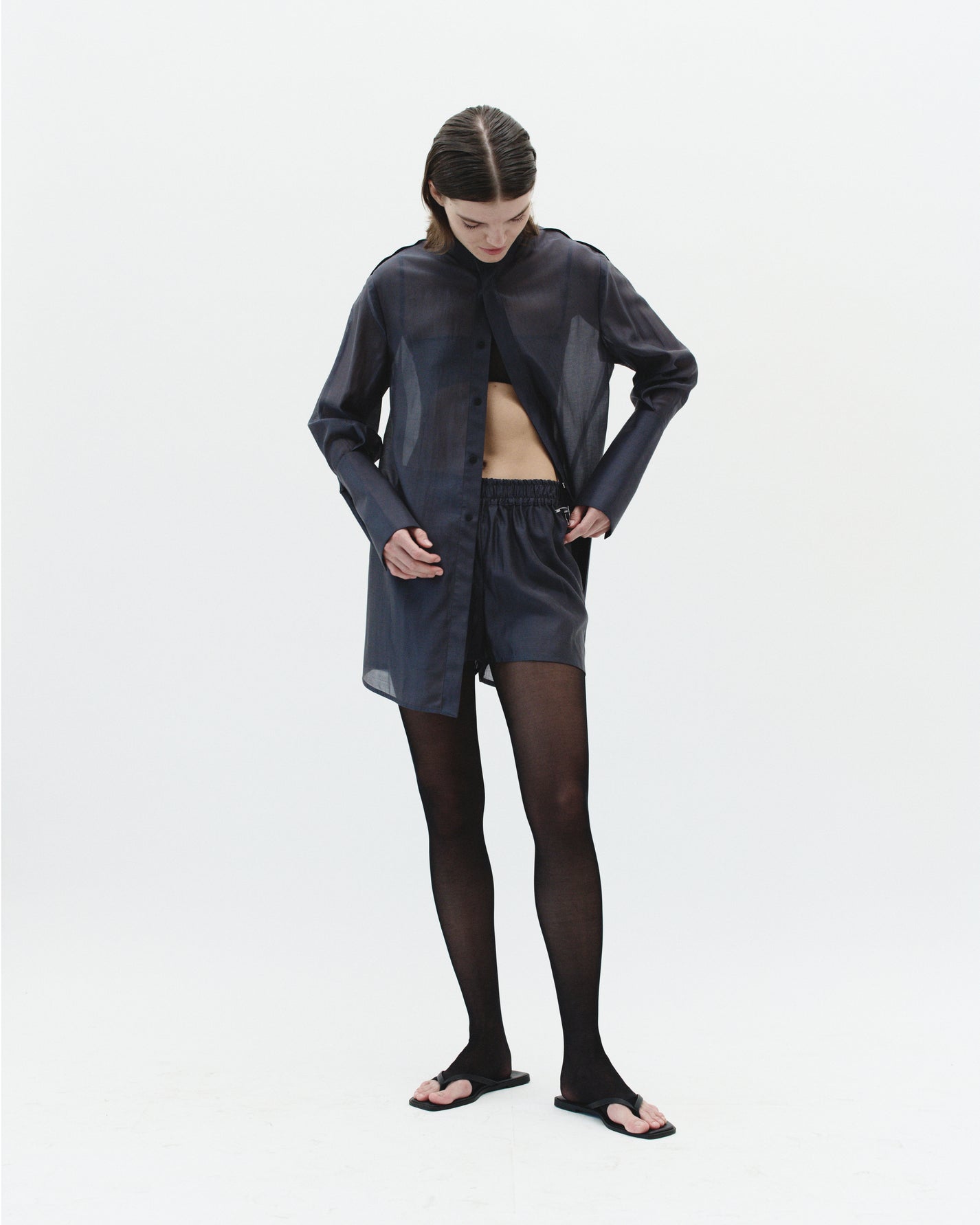 ECHO SHORTS IN DUST GREY