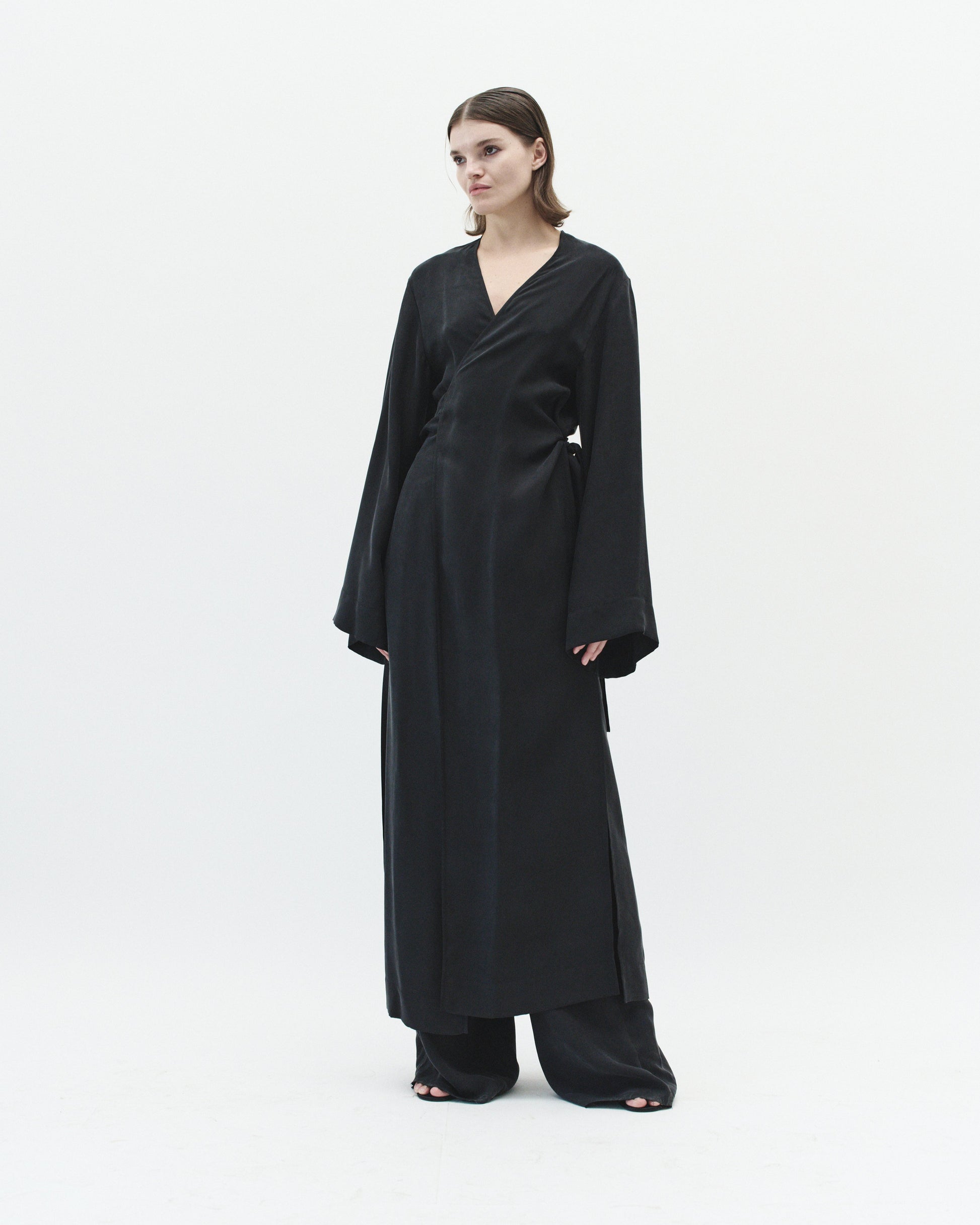 VEIL THROW IN DUST BLACK