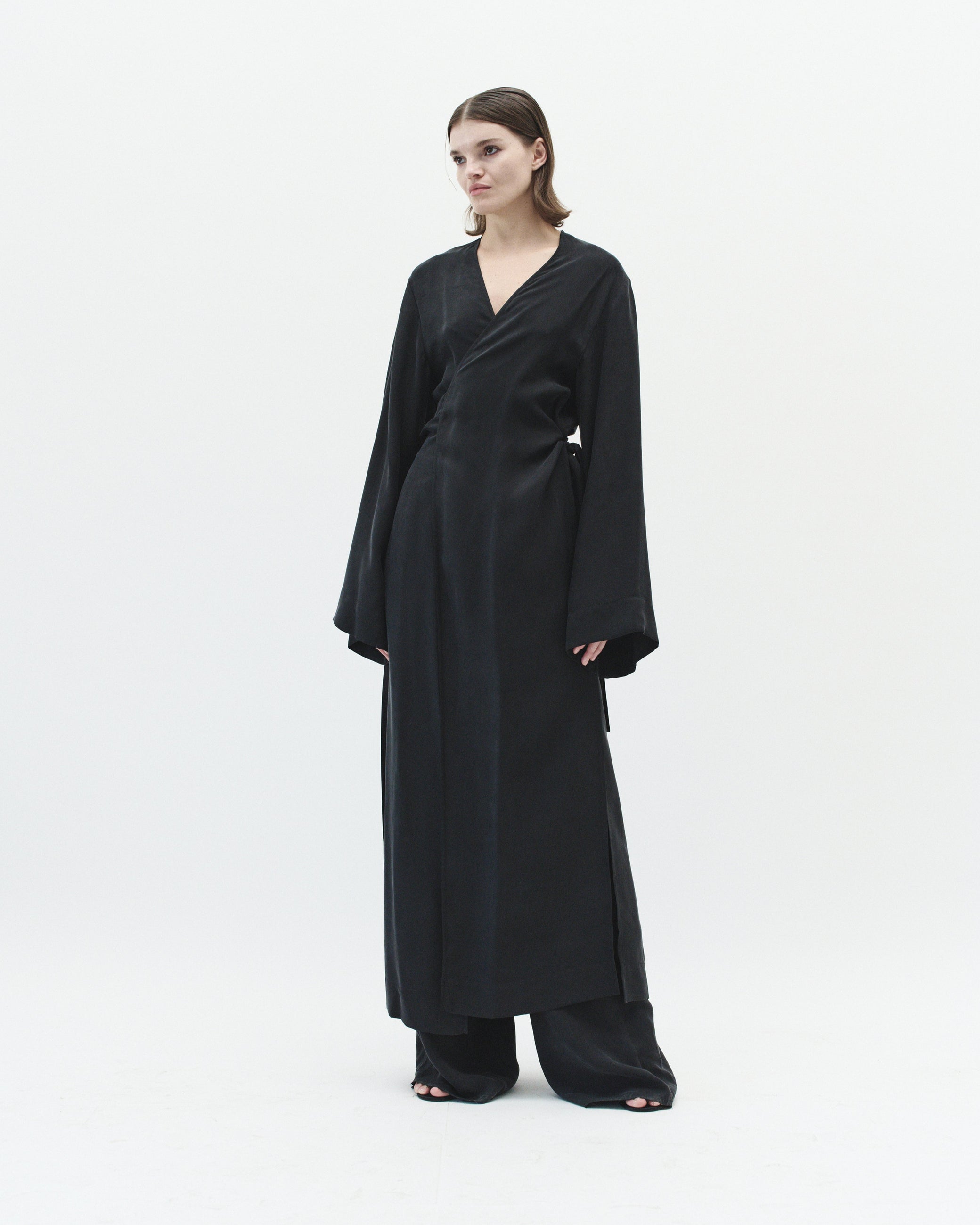 VEIL THROW IN DUST BLACK