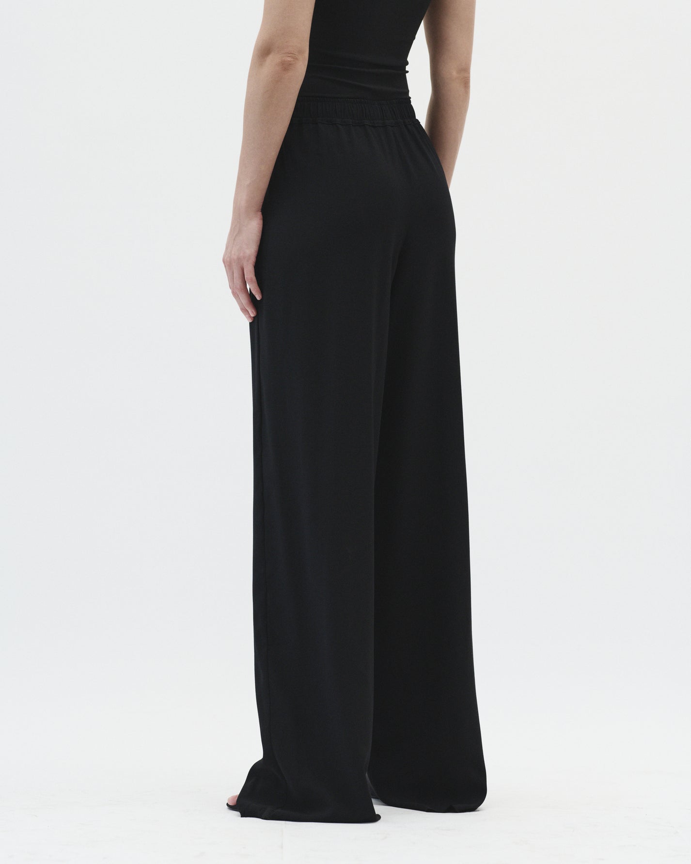 CHILL-FIT PANTS IN BLACK