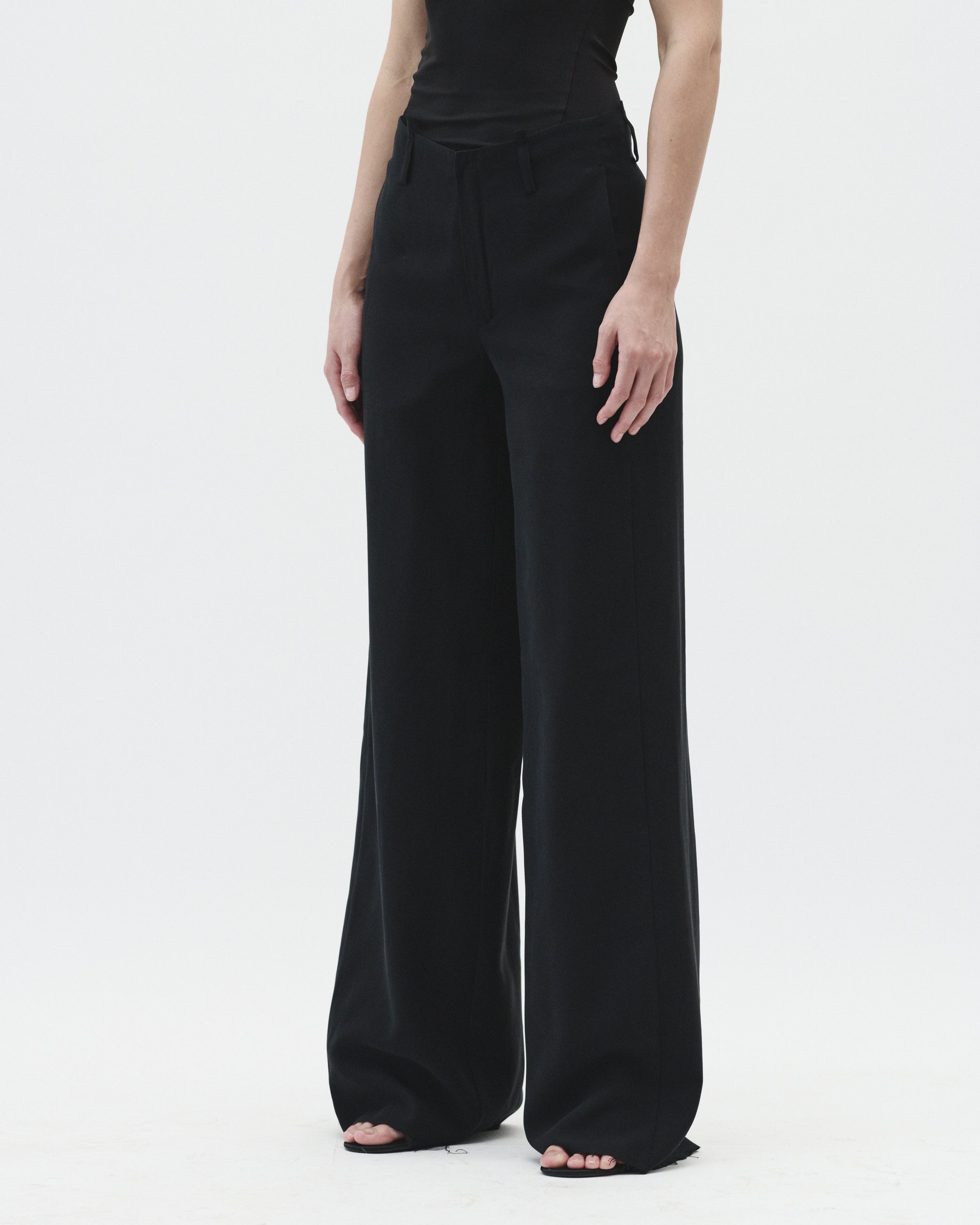 CHILL-FIT PANTS