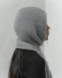 HANDCRAFTED KID SILKHASE MOHAIR HOODED SCARF IN GREY