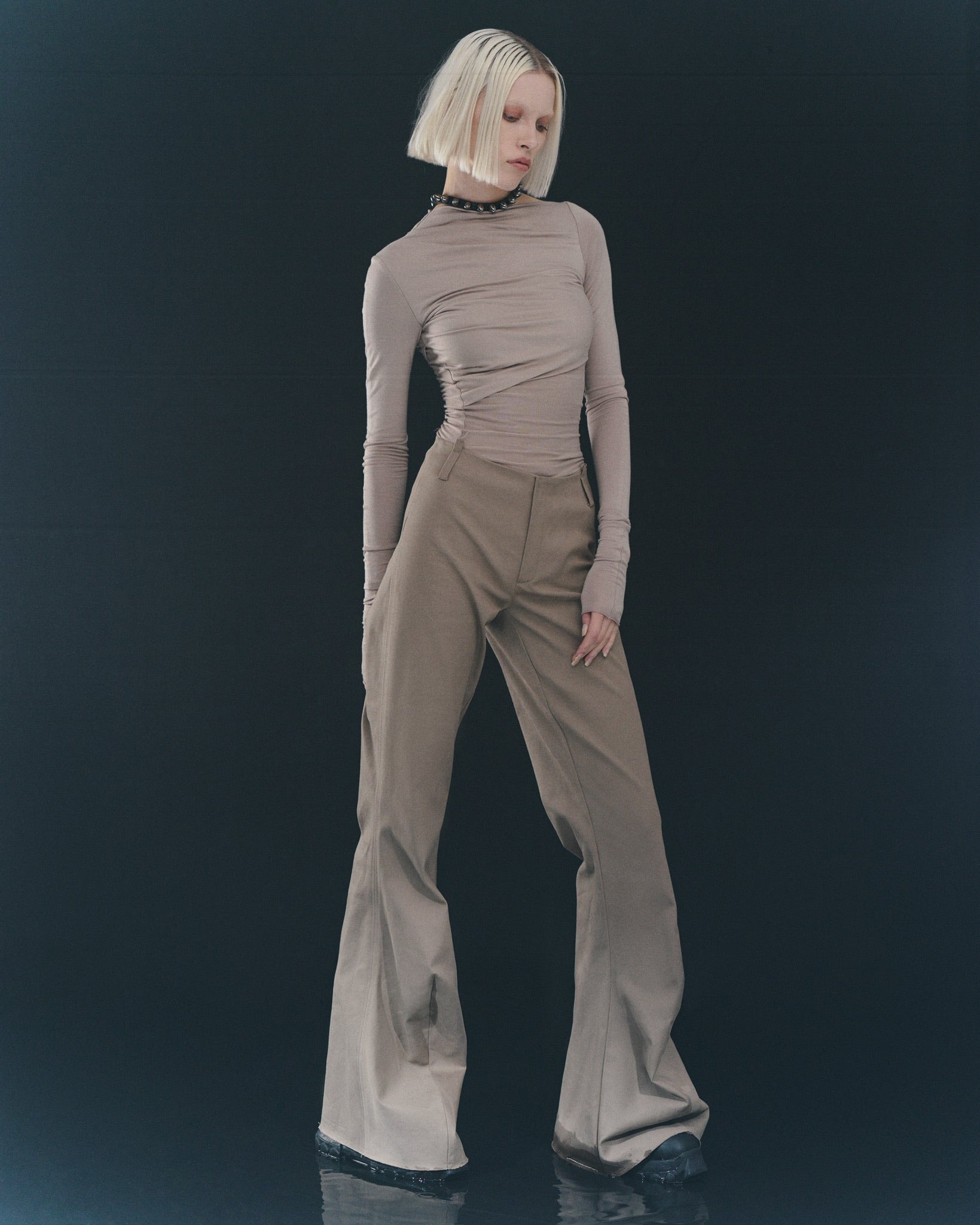 DRAPED PANTS IN DUST BEIGE