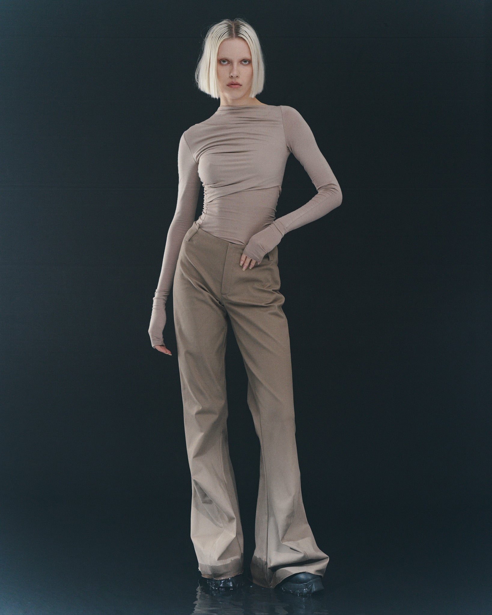 DRAPED PANTS IN DUST BEIGE