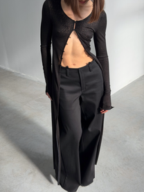 FULL LONG BUTTONED TOP IN BLACK