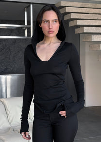 HOODED LONGSLEEVE IN BLACK