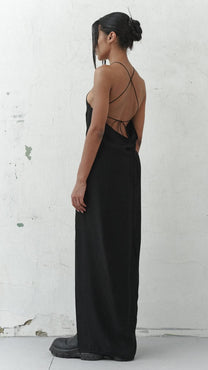 MAXI DRESS IN BLACK