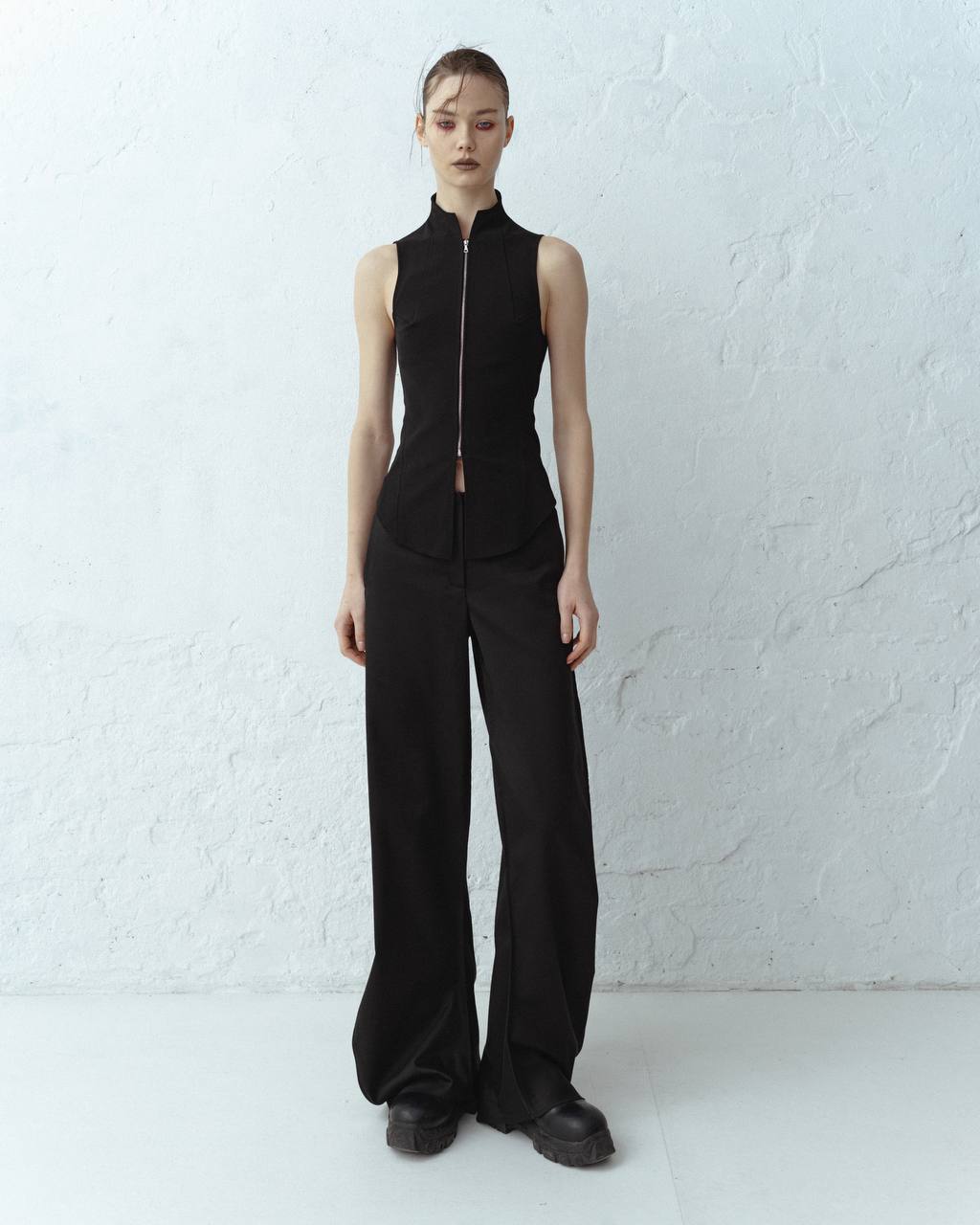 SILHOUETTE VEST