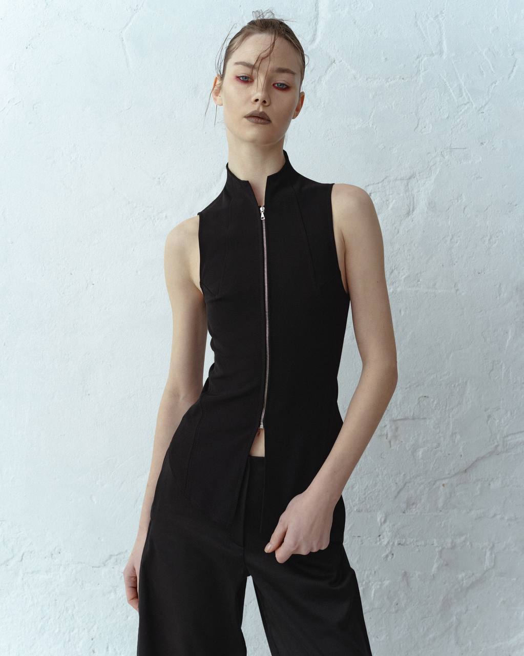 SILHOUETTE VEST