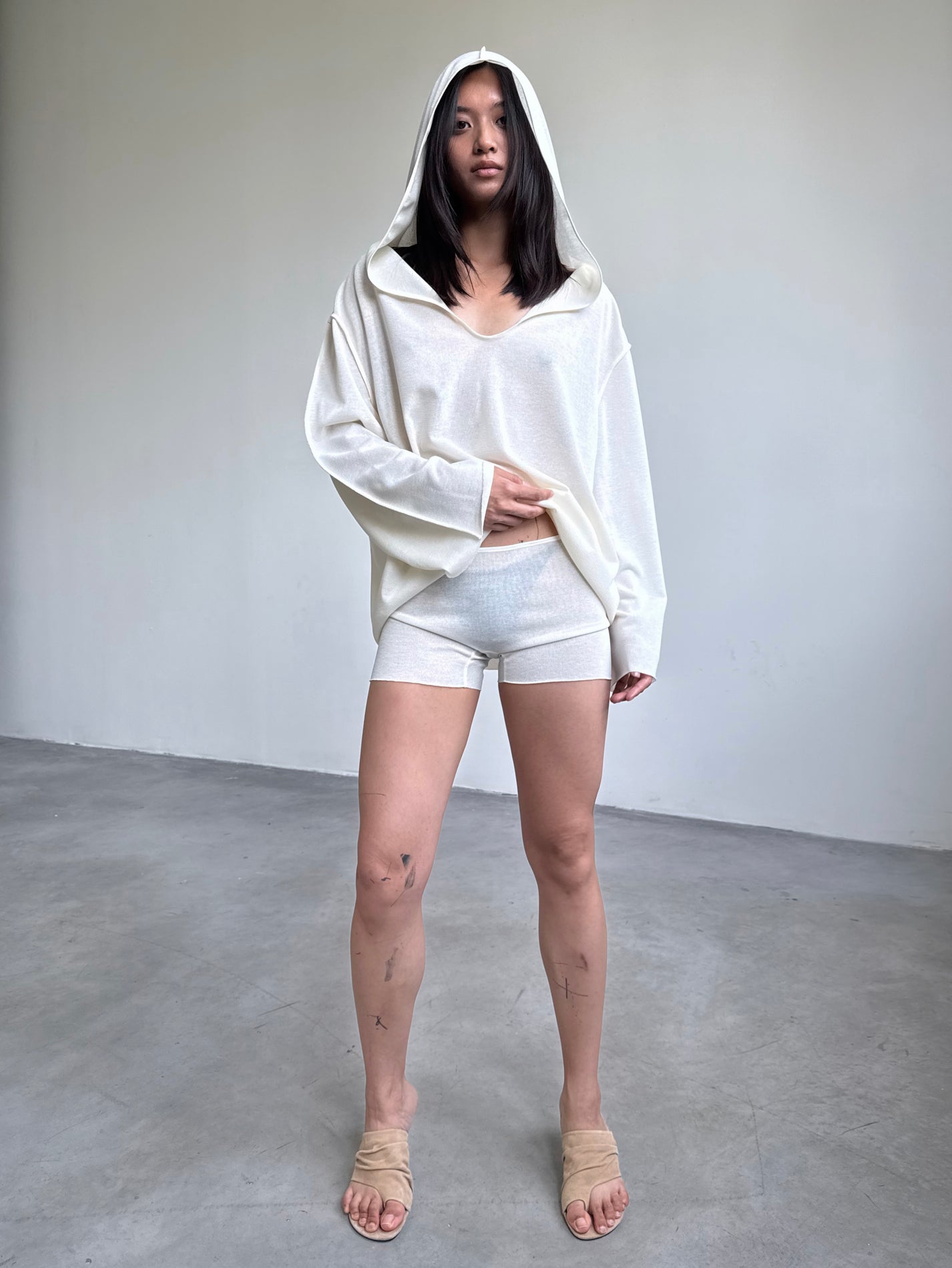 MINI SHORTS IN MILK